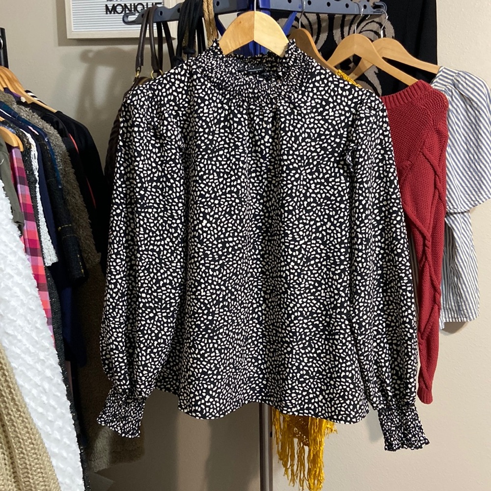 20. Sanctuary black/white Speckled Top- ptp: 20” l: 23.5”
